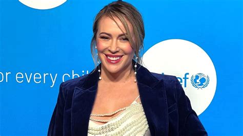 alyssa milano gofund|More.